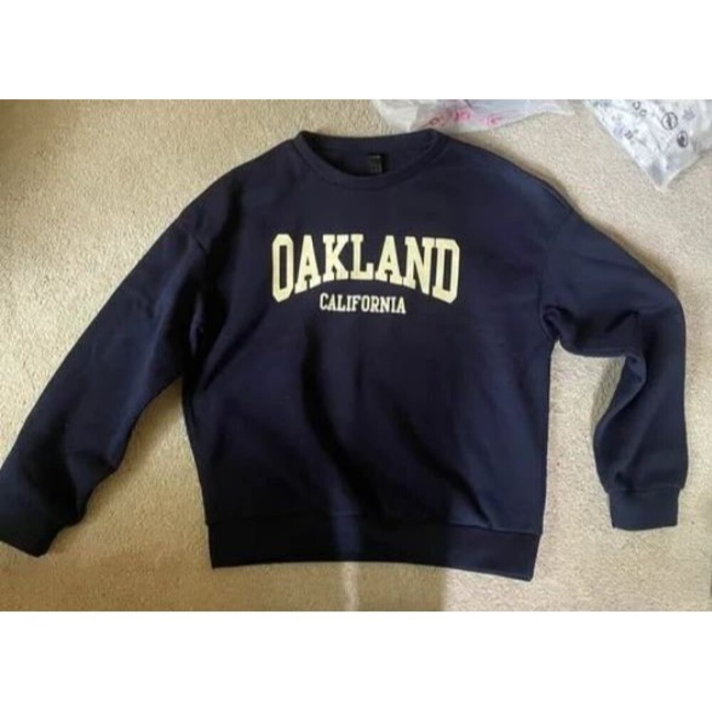 Oakland California Navy Blue Pullover Sweatshirt, Size M